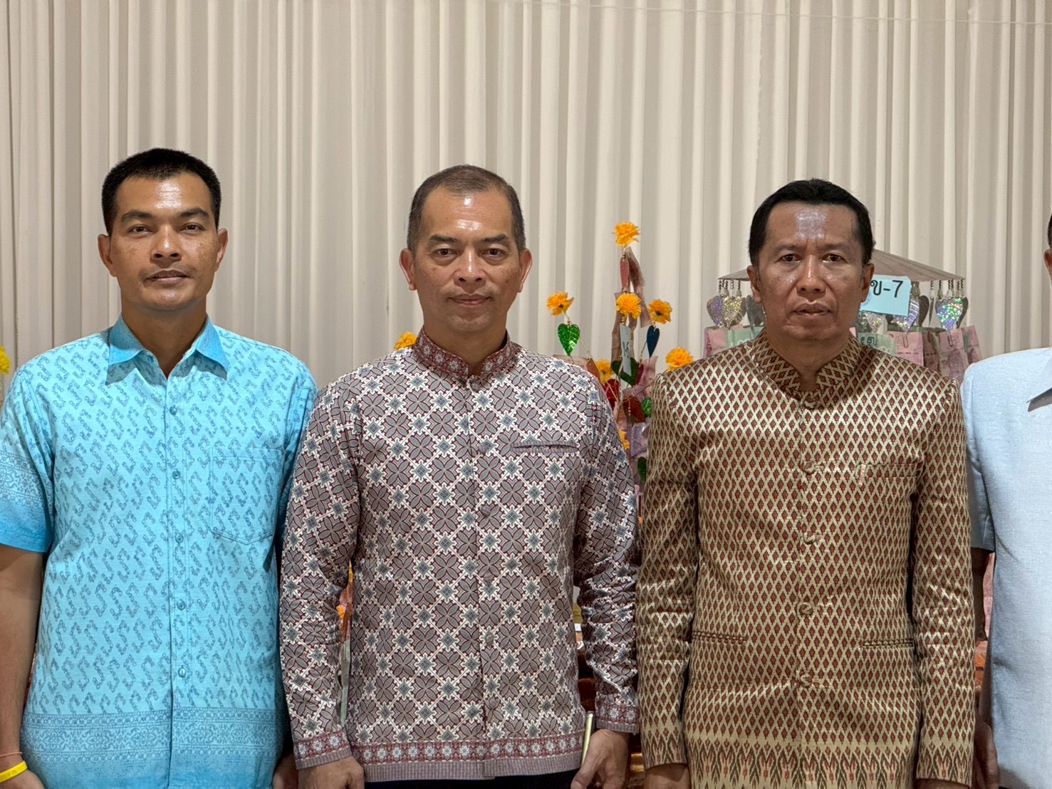 อำเภอเมืองสุราษฎร์ธานี เข้าร่วมพิธีทอดกฐินสามัคคีวัดสุนทรนิวาส (วัดประดู่)