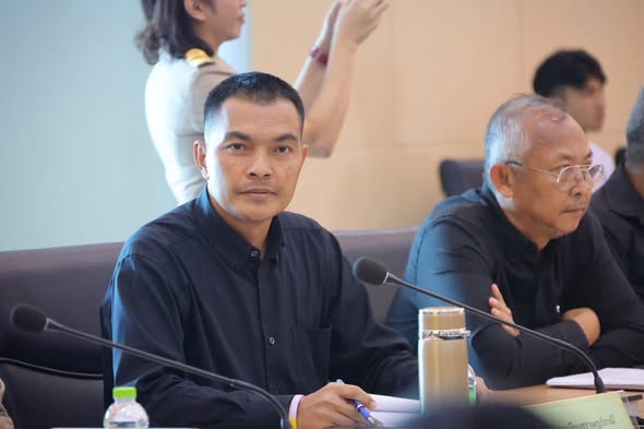 อำเภอเมืองสุราษฎร์ธานี เข้าร่วมประชุมกำหนดพื้นที่ที่จะทำการเดินสำรวจออกโฉนดที่ดิน ตามแผนปฏิบัติการโครงการเดินสำรวจออกโฉนดที่ดิน ประจำปีงบประมาณ พ.ศ.2569
