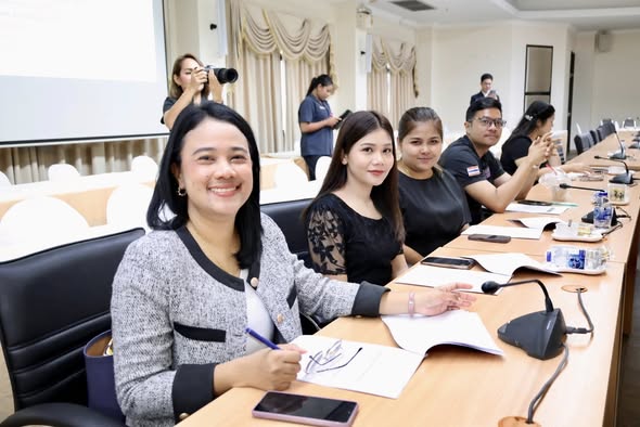 อำเภอเมืองสุราษฎร์ธานี เข้าร่วมประชุมหารือร่วมกับบุคคลเพื่อจัดทำวัตถุประสงค์ และทิศทางในอนาคตของกลุ่มภาคใต้ฝั่งอ่าวไทย