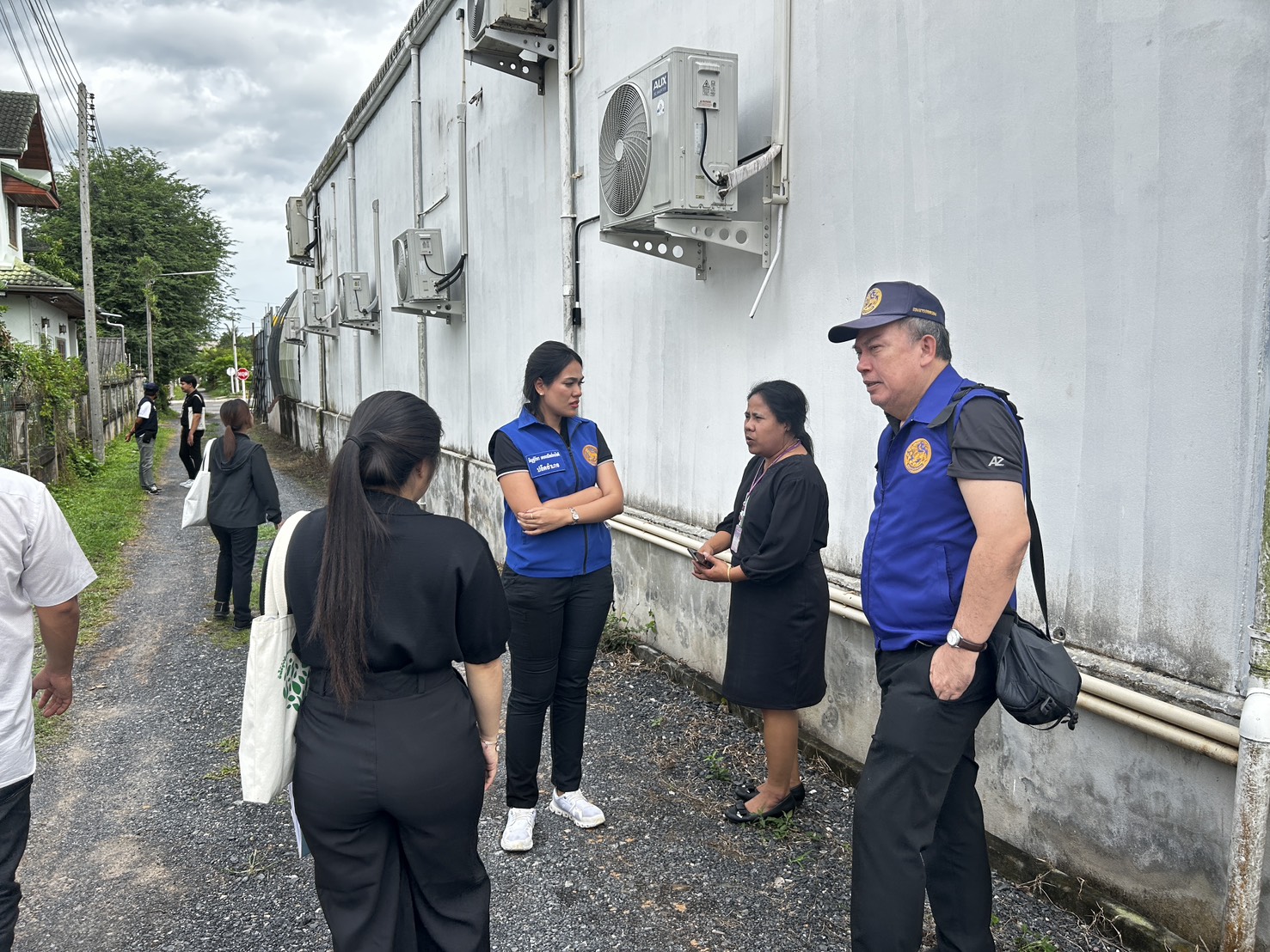 ศูนย์ดำรงธรรมอำเภอเมืองสุราษฎร์ธานี ร่วมกับ ฝ่ายความมั่นคงอำเภอฯ เทศบาลนครสุราษฎร์ธานี ลงพื้นที่ตรวจสอบข้อเท็จจริงและแก้ไขปัญหาความเดือดร้อนจากข้อร้องเรียน กรณีเสียงดังรบกวนจากร้าน The Dome