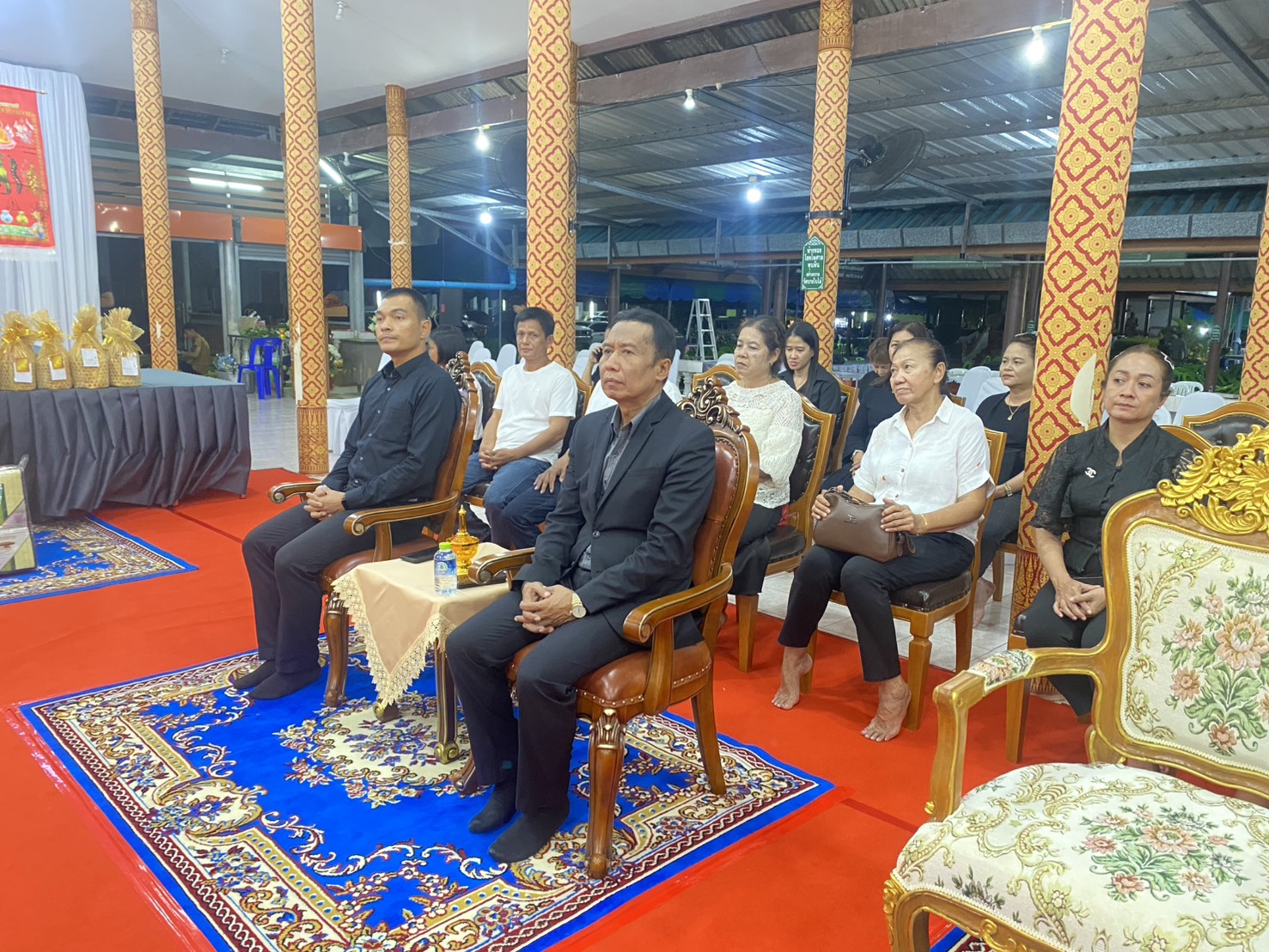 นายอำเภอเมืองสุราษฎร์ธานี เป็นประธานฝ่ายฆราวาส ประกอบพิธีเจริญพระพุทธมนต์ ฉลององค์กฐินสามัคคี วัดบางใบไม้