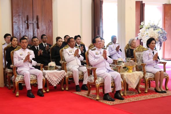 อำเภอเมืองสุราษฎร์ธานี เข้าร่วมพิธีถวายผ้าพระกฐินพระราชทาน ประจำปี 2568 ณ วัดพัฒนาราม พระอารามหลวง