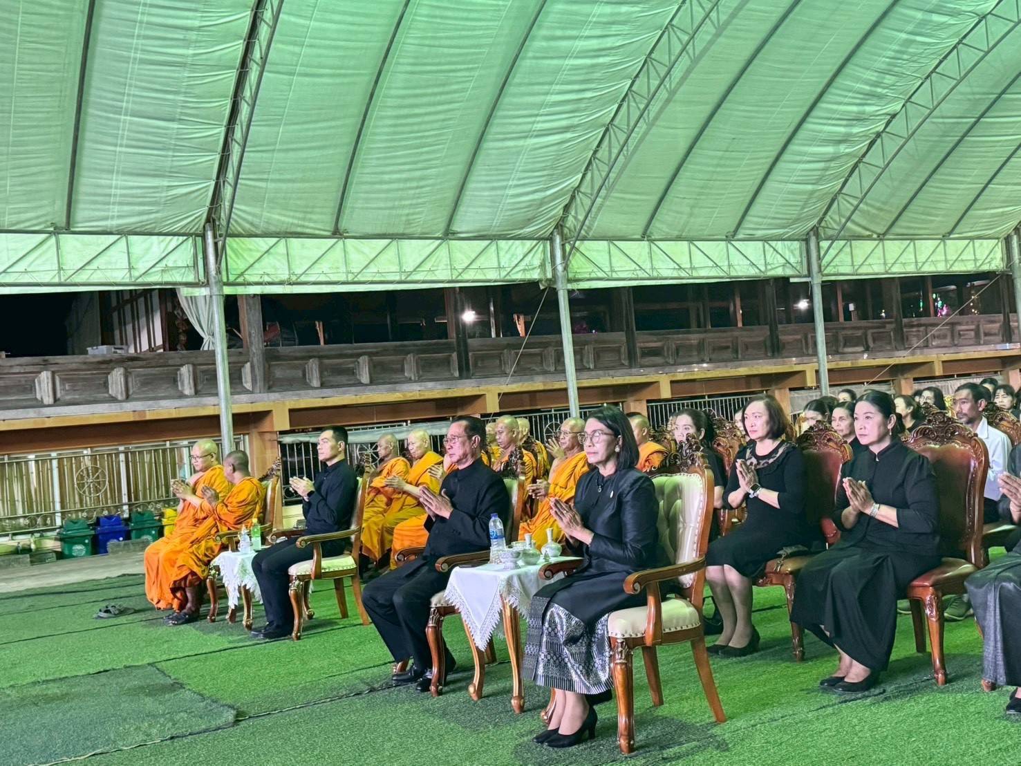 อำเภอเมืองสุราษฎร์ธานี เป็นประธานในพิธีบำเพ็ญกุศลสวดพระอภิธรรม ถวายพระราชกุศลพระบรมศพ สมเด็จพระนางเจ้าสิริกิติ์ พระบรมราชินีนาถ พระบรมราชชนนีพันปีหลวง ณ วัดสมหวังวนาราม