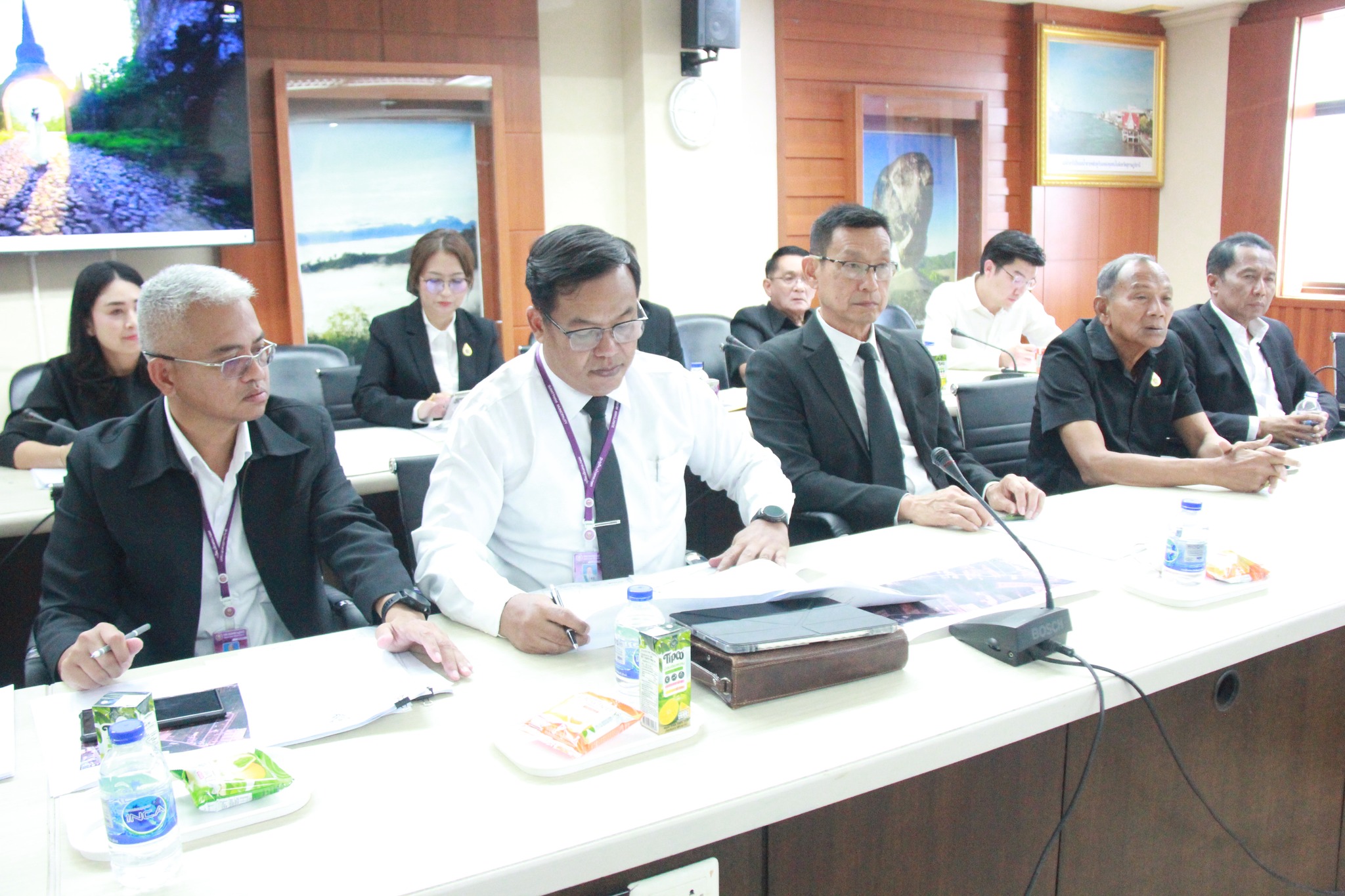 นายอำเภอเมืองสุราษฎร์ธานี เข้าร่วมการประชุมติดตามความคืบหน้าแนวทางการพัฒนาบึงขุนทะเล และแผนงาน/แนวทางการดำเนินการในระยะต่อไป เพื่อให้เป็นแหล่งท่องเที่ยวเชิงนิเวศที่สวยงาม