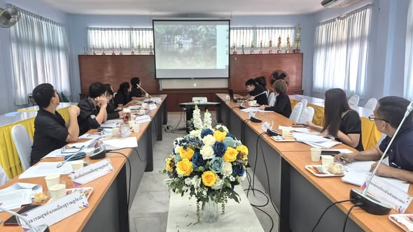 🖤🕊อำเภอเมืองสุราษฎร์ธานี จัดการประชุมคณะกรรมการให้ความช่วยเหลือผู้ประสบภัยพิบัติอำเภอ (ก.ช.ภ.อ.) เพื่อพิจารณาให้ความช่วยเหลือครัวเรือนผู้ประสบอุทกภัยในพื้นที่ตำบลบางชนะ เสนอคณะกรรมการให้ความช่วยเหลือผู้ประสบภัยพิบัติระดับจังหวัด (ก.ช.ภ.จ.)