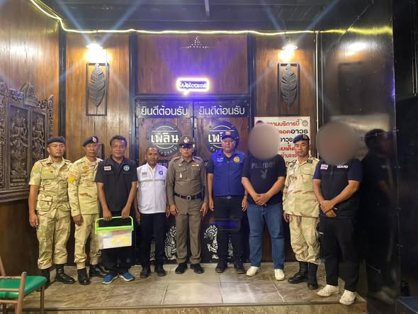 🖤🕊ฝ่ายปกครองอำเภอเมืองสุราษฎร์ธานี ร่วมกับ ตำรวจภูธรจังหวัดฯ ตำรวจภูธรเมืองฯ และสาธารณสุขอำเภอเมืองฯ ออกจัดระเบียบสังคมตามข้อสั่งการของกระทรวงมหาดไทย ภายใต้การอำนวยการของ ผู้ว่าราชการจังหวัดสุราษฎร์ธานี