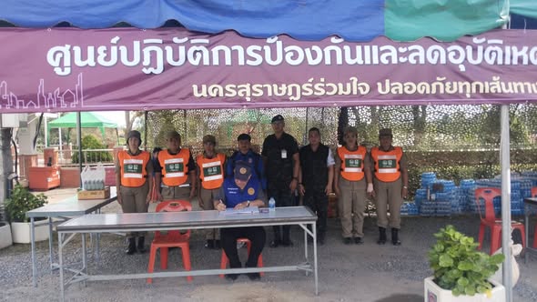 อำเภอเมืองสุราษฎร์ธานี ลงพื้นที่ตรวจเยี่ยมศูนย์ปฏิบัติการป้องกันและลดอุบัติเหตุทางถนน เทศกาลปีใหม่ 2569 โดยเทศบาลนครสุราษฎร์ธานีร่วมกับมณฑลทหารบกที่ 45 (จุดบริการประชาชนสวนสาธารณะบ่อโฉลก ตำบลบางกุ้ง อำเภอเมืองฯ จังหวัดสุราษฎร์ธานี)