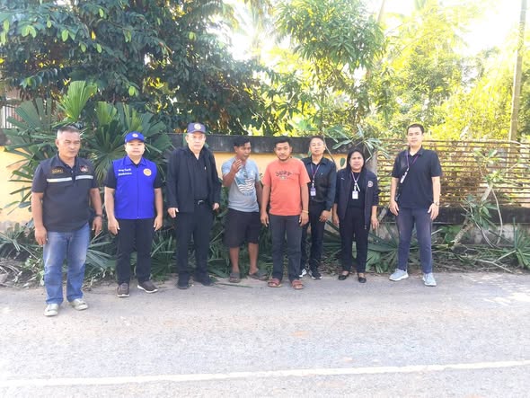 🖤🕊ศูนย์ดำรงธรรมอำเภอเมืองสุราษฎร์ธานี ร่วมกับ สำนักช่าง สำนักสาธารณสุขและสิ่งแวดล้อม เทศาบาลนครสุราษฎร์ธานี ลงพื้นที่ตรวจสอบข้อเท็จจริง กรณีประชาชนบริเวณซอยท่าโรงช้าง 13 ได้รับความเดือดร้อนด้านมลพิษทางเสียงและกลิ่นจากผู้ประกอบการตัดเหล็ก เชื่อมเหล็ก และมีการวางของกีดขวางบนถนน