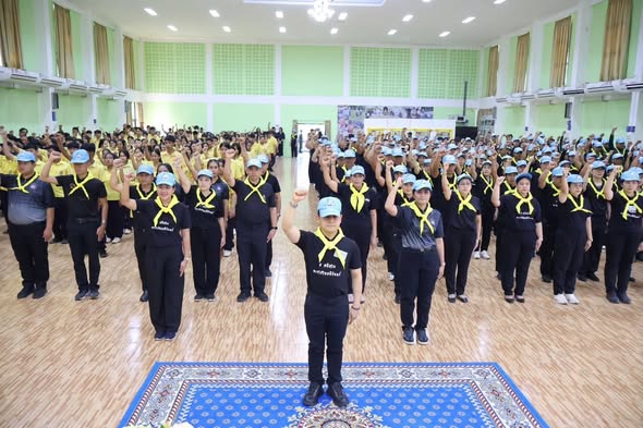 ศอ.จอส.พระราชทานอำเภอเมืองสุราษฎร์ธานี เข้าร่วมกิจกรรมจิตอาสาพัฒนา และจิตอาสาบริการประชาชน เนื่องในโอกาสวันพ่อขุนรามคำแหงมหาราช ณ โรงเรียนมัธยมพัชรกิติยาภา 3 สุราษฎร์ธานี
