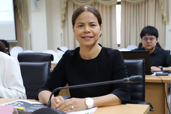 อำเภอเมืองสุราษฎร์ธานี เข้าร่วมประชุมพิจารณาร่างคำสั่งจังหวัดสุราษฎร์ธานี เรื่อง การแต่งตั้งคณะกรรมการขับเคลื่อนซอฟต์พาวเวอร์ (Soft Power) จังหวัดสุราษฎร์ธานี